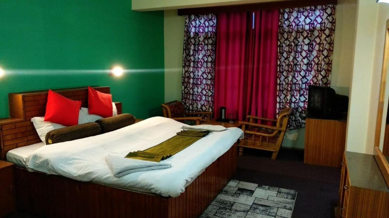 Dormico'S Hotel Snowbird Manāli Exteriér fotografie