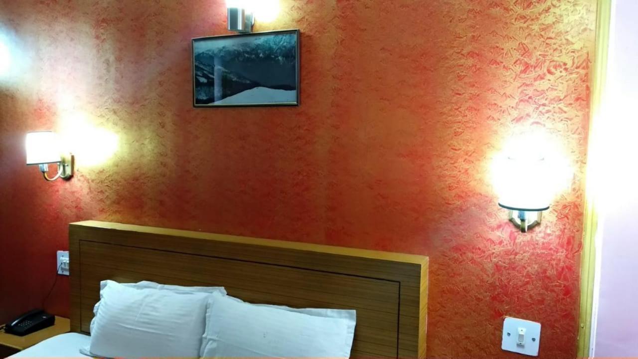 Dormico'S Hotel Snowbird Manāli Exteriér fotografie